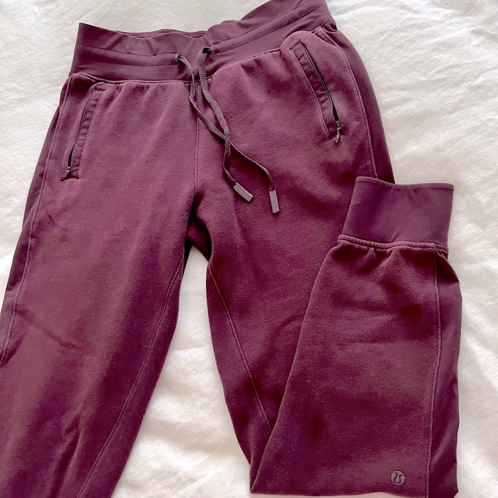 Lululemon High Rise Joggers - Picture 4 of 13